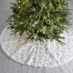 Glitzhome White Snowflake Christmas Tree Skirt 0.5 In. -Glitzhome ef0032b1 c88a 41d8 9c7b b074f4113e55